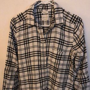 American Eagle White & Black Flannel Top - M